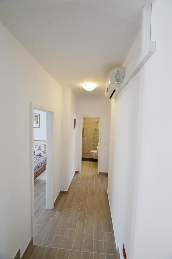 Katy Apartment Ровин Екстериор снимка